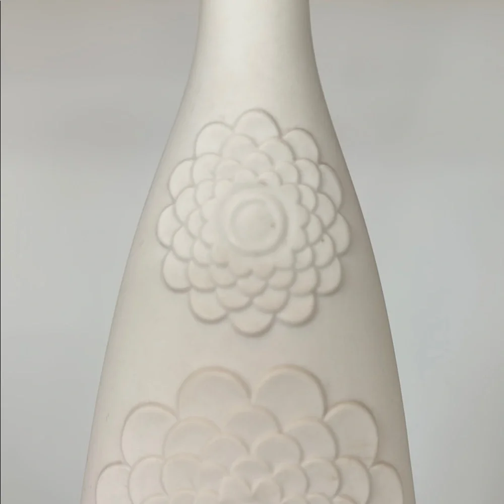 Elegant Cream Decorative Vase